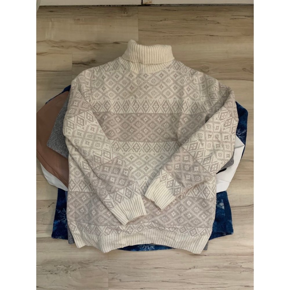 Turtle Neck Sweater - Picture 3 of 4